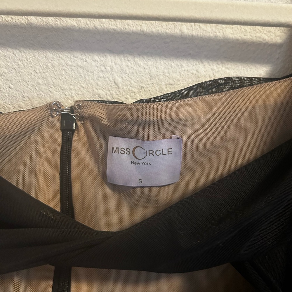 Miss Circle Black Midi Dress